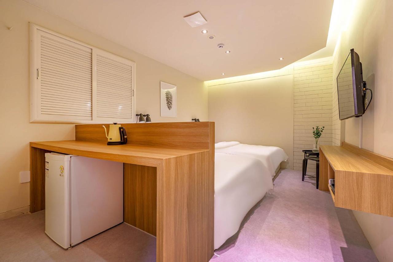 Hotel Less Seul Zewnętrze zdjęcie